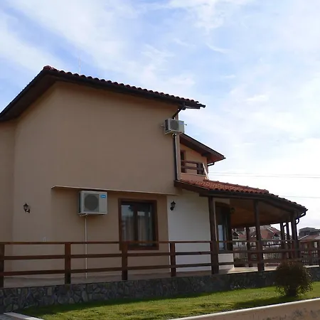Ваканционна къща Madara Houses Кошарица